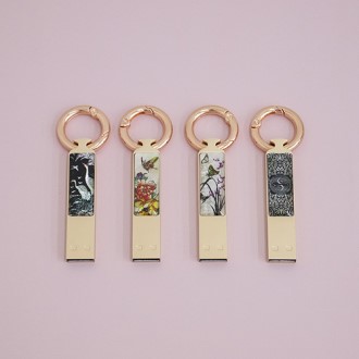 �Ƹ����� �����ȭ �ڰ�������� ��ƽUSB(8G~32G) 